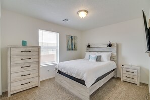 Apartment (4 Bedrooms) | Interior - 3 Mi to Old Town: Albuquerque Townhome w/ Yard! (Albuquerque)