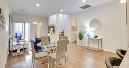 3 Mi to Old Town: Albuquerque Townhome w/ Yard!