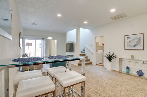 4 Mi to Unm: Convenient Albuquerque Townhome!