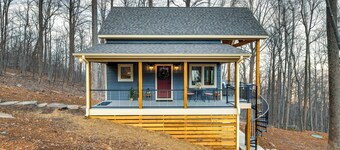 Couple's Getaway in Stoney Creek at Wintergreen!