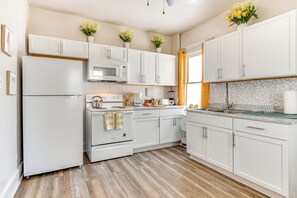 House (2 Bedrooms) | Interior - 3 Mi to Dtwn Indy: Pet-friendly Home w/ Backyard! (Indianapolis)