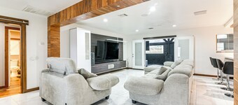 Modern Oasis w/ Outdoor Lounge in Houston!