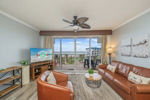 TV - G515 High-floor 1BR+ bunk room w/ Gulf views, chic décor & free beach service (Ft. Walton Beach)