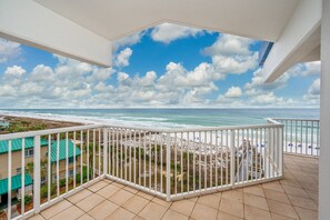 Property grounds - G601 Top-floor beachfront condo with stunning Gulf views & free beach service (Fort Walton Beach)