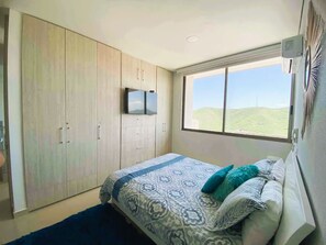 3 室のベッドルーム、WiFi (無料)、ベッドシーツ