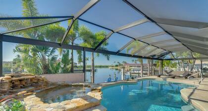 Dock & Pool: Canal-front Cape Coral Oasis!