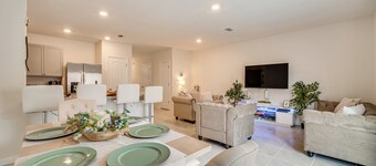 Davenport Home w/ Pool Access & Patio!