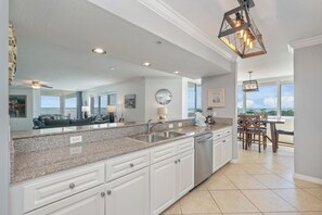 Fridge, microwave, oven, stovetop - O601 Oversized Bayside Luxury | Pool Table | Lazy River & Resort Pools (Ft. Walton Beach)