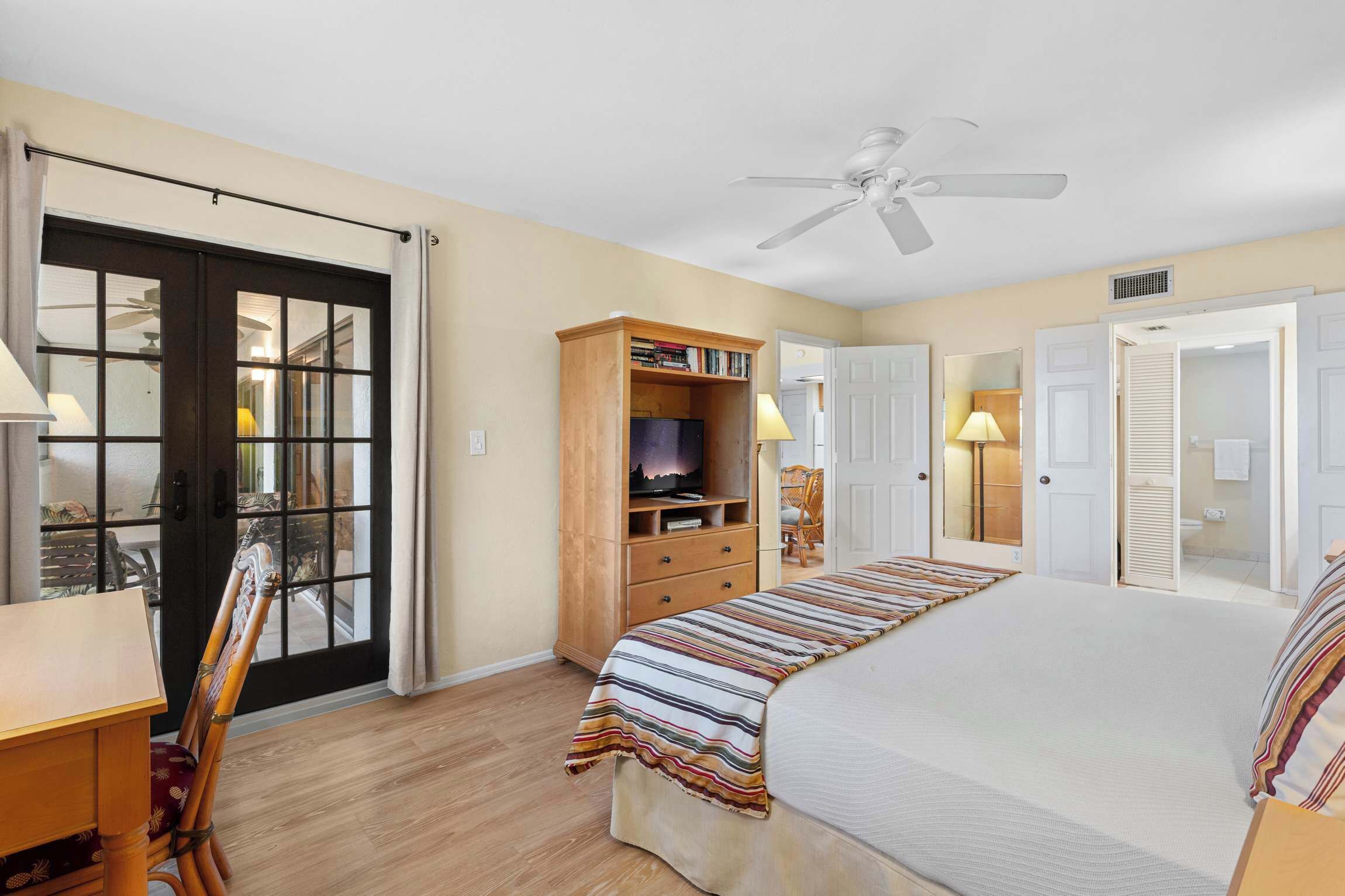 2 soverom, skrivebord, strykejern/-brett og wi-fi