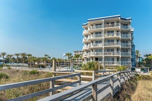 Exterior - Osprey L04 | Spacious Lanai Condo w/ Private Hot Tub & Resort Views (Ft. Walton Beach)