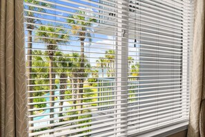 Interior - S302 Newly Renovated | Sleeps 8 | Bay & Lazy River Views | Beach Access (Fort Walton Beach)