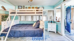 Interior - 6 Mi to Beach: Riverfront Home in Ruskin! (Ruskin)
