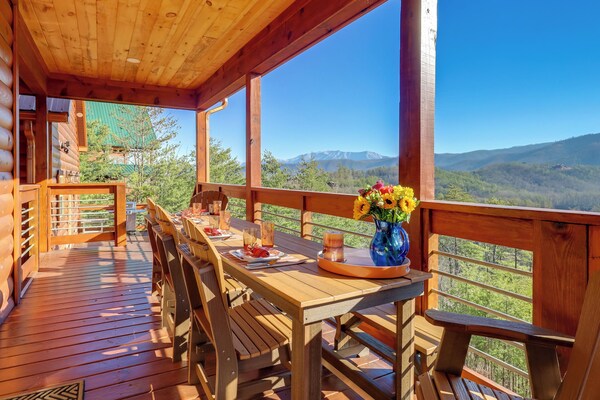 Majestic Mountain Views: Sevierville Escape! - Pigeon Forge, TN