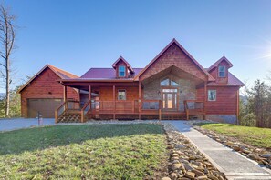 Interior - Majestic Mountain Views: Sevierville Escape! (Sevierville)