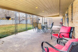 House (4 Bedrooms) | Interior - 7 Mi to Dtwn Denver: Home w/ Large Yard! (Aurora)