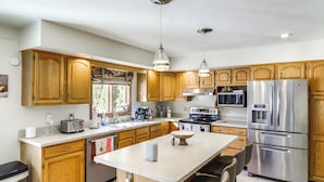 Unclassified image, 3 of 33, button - Family Retreat in Beavercreek Area w/ Large Yard! (Dayton)