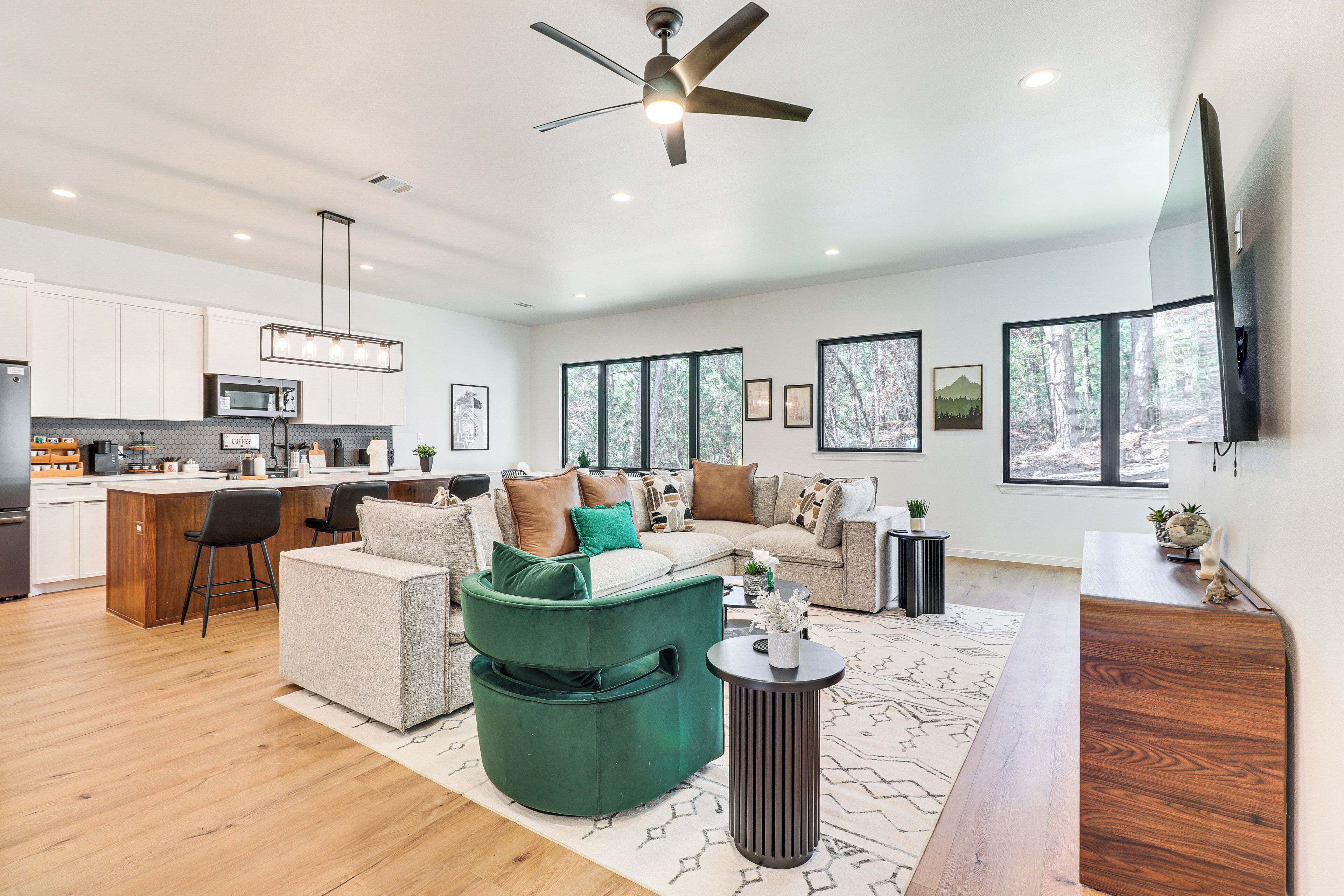 House (3 Bedrooms) | Interior