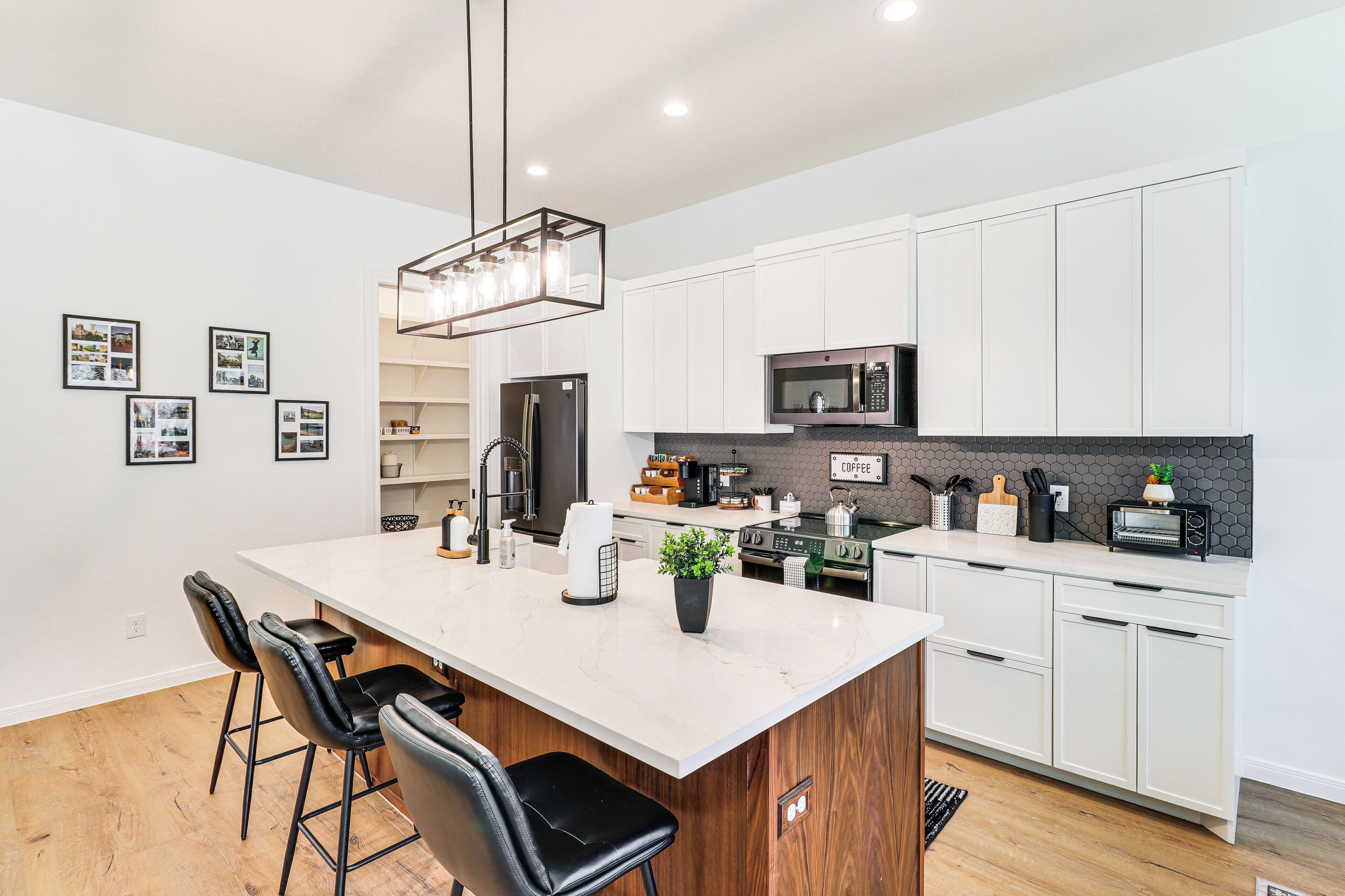 House (3 Bedrooms) | Interior