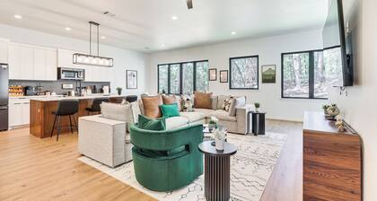 Hot Tub & Fire Pit: 'evergreen Escape' in Bastrop!