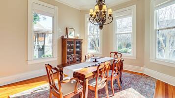 Cottage (2 Bedrooms) | Interior