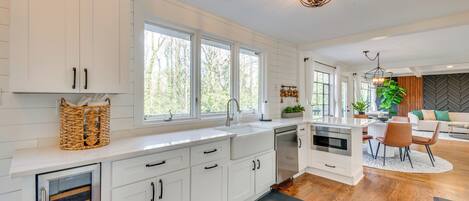 المنشأة من الداخل