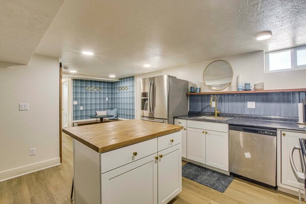 Apartment (2 Bedrooms) | Bahagian dalam