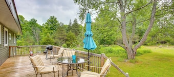 Fire Pit + Yard: Peaceful Northcountry Getaway!