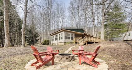 7 Mi to Lake Chatuge: Creekside Cabin w/ Decks!