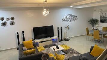 Economy Apartment, Balcony, City View | Living area