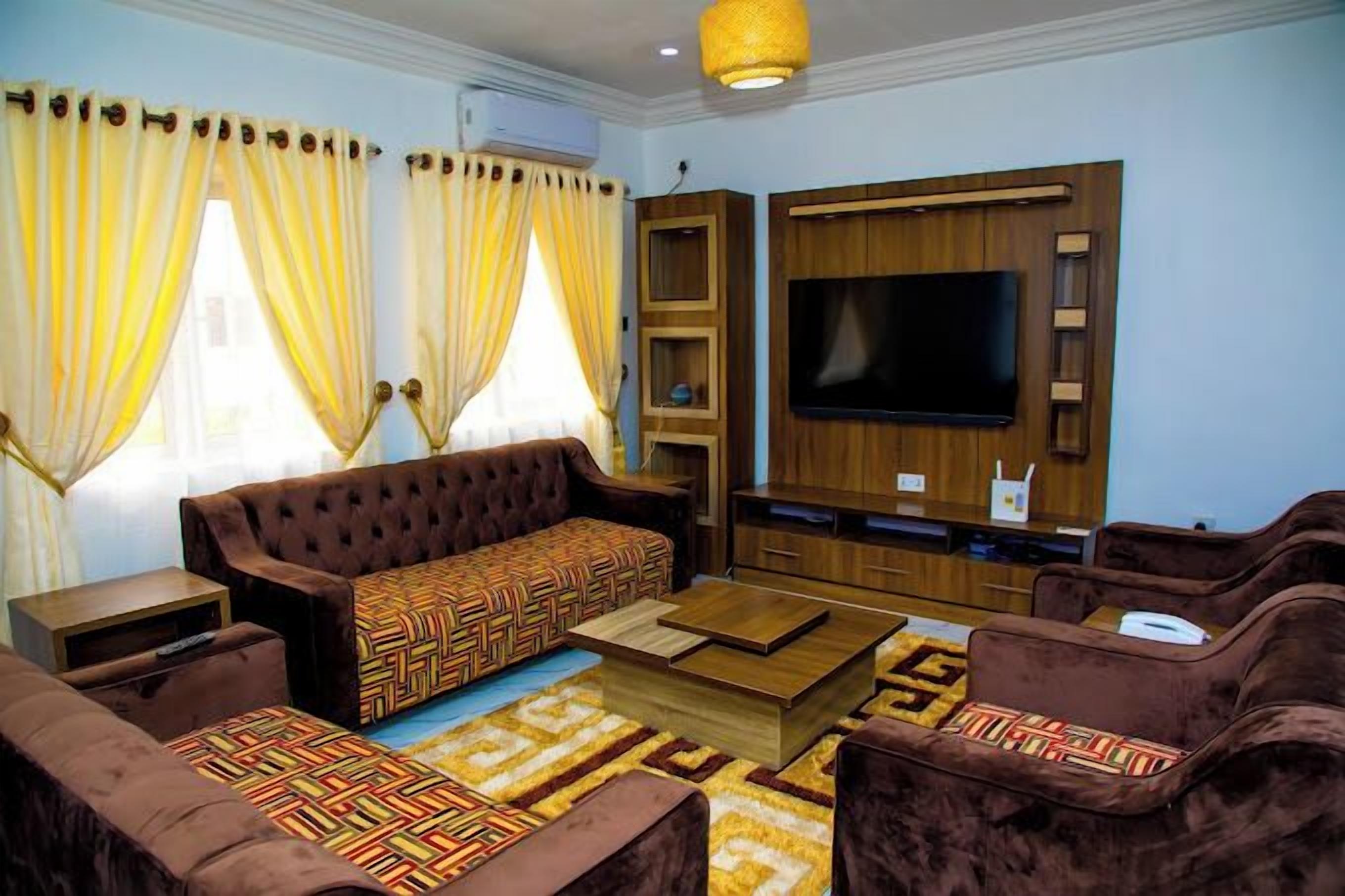 Economy Apartment, Balcony, City View | Living area