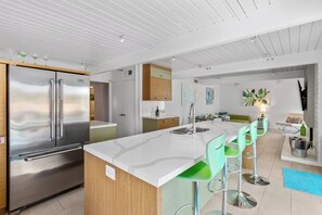 Interior - Splash & Sip House – Poolside Palm Springs Getaway (Palm Springs)