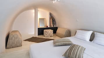 Deluxe-Villa, Balkon, Meerblick | Minibar, Zimmersafe, kostenloses WLAN, Bettwäsche