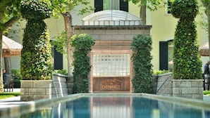 A pool area with a sign reading "Termo de Caramanico". - Casa Armonia Sulmona Apartment (Sulmona)