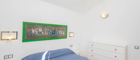 Fer et planche Ă repasser, draps fournis
