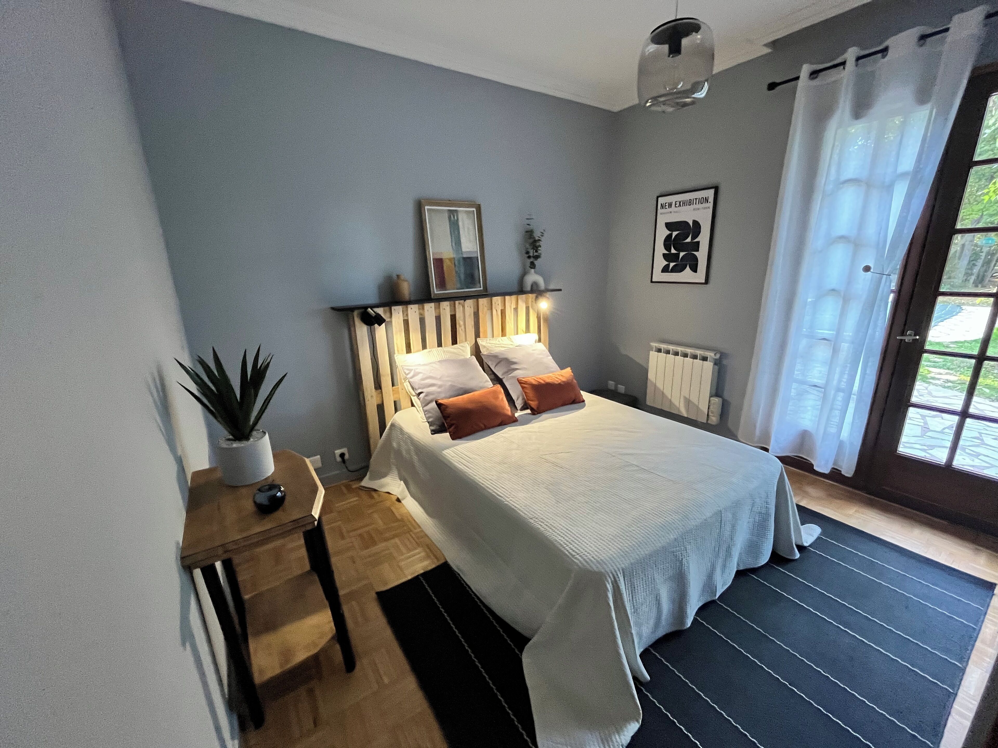 4 bedrooms, iron/ironing board, WiFi