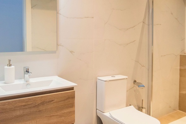 Shower, free toiletries, towels, soap