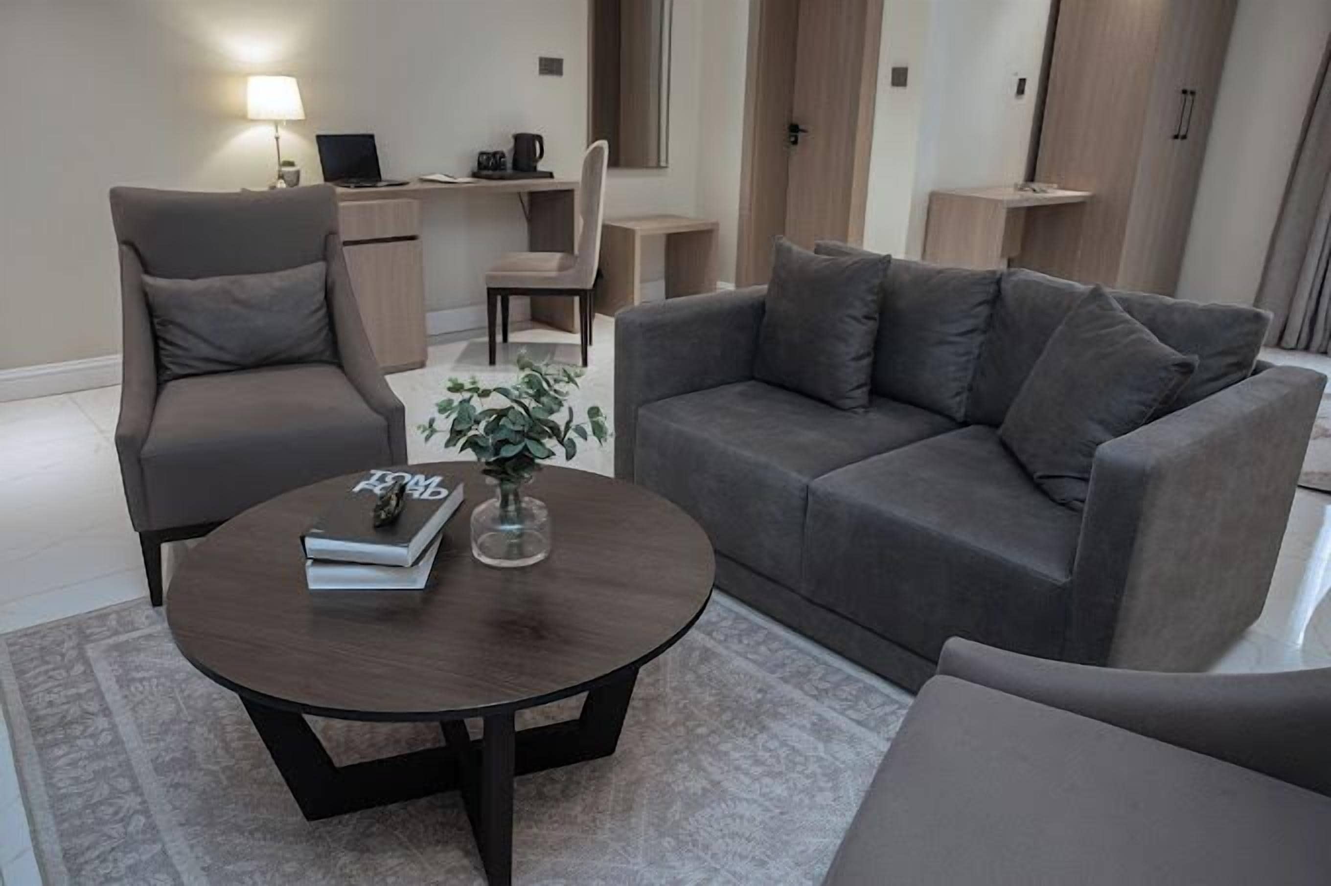 Deluxe Apartment, Balcony, City View | Living area