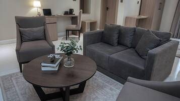 Deluxe Apartment, Balcony, City View | Living area