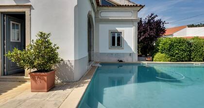 Spacious 5-bedroom house in charming Sao Joao da Ribeira with AC, WiFi