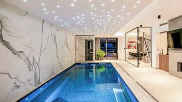 Villa (4 Bedrooms) | Interior