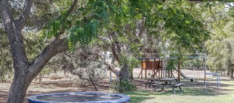 FABULOUS RURAL ESCAPE SET ON A PEACEFUL LANDSCAPE OF NATURAL BUSHLAND