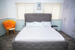 Family Apartment, Balcony, City View | 1 bedroom, in-room safe, desk, laptop workspace - El-Mak Luxury Homes (Enugu)