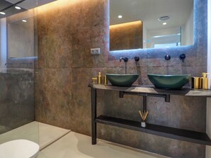 Hair dryer, towels - Jade Suite by Hello Homes Sitges (Sitges)