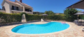 Arte Villa,Margarita apartment huge garden,with pool-5 min drive from Sami
