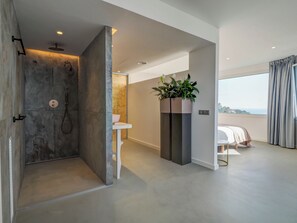 1 bedroom, free WiFi, bed sheets - Pink Suite by Hello Homes Sitges (Sitges)
