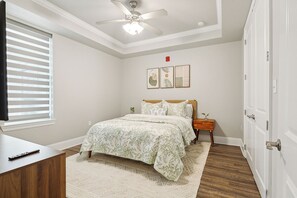 2 bedrooms, WiFi, bed sheets - Waterfront 2-bedroom condo in Slidell (Slidell)