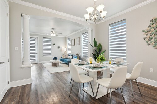 Waterfront 2-bedroom condo in Slidell