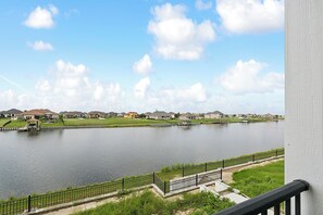 Property grounds - Waterfront 2-bedroom condo in Slidell (Slidell)