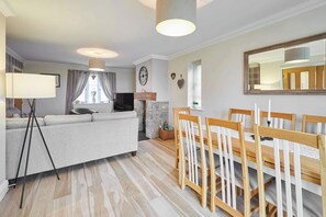 TV, fireplace, DVD player, offices