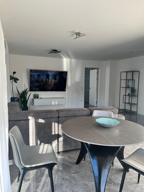 Dining - Modern 65 sqm apartments with terrace and balcony, easy access to the highway (Wallersdorf)